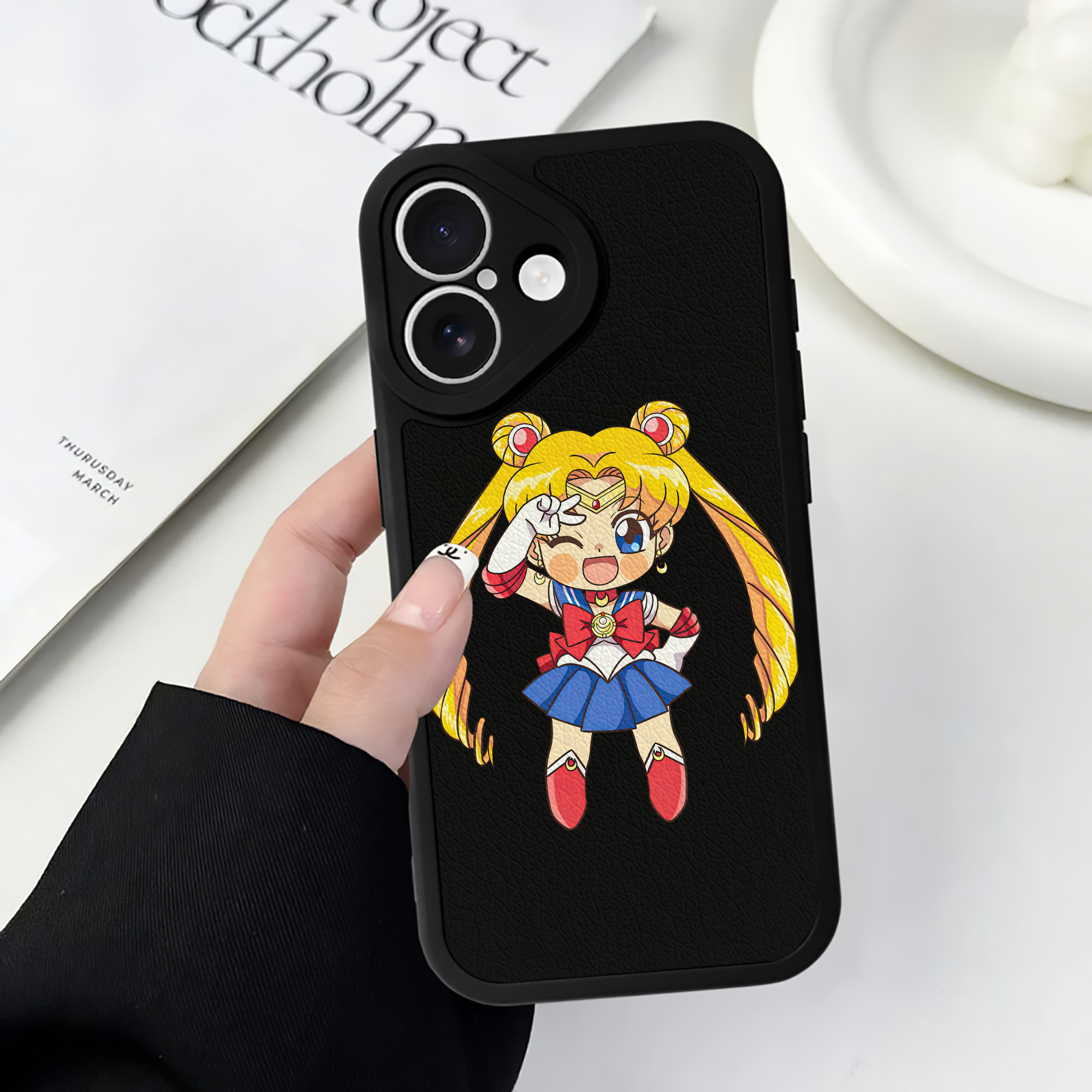 （画像用） 美少女戦士セーラームーン 月野 うさぎ つきの うさぎ Sailor Moon Tsukino Usagi 【iPhone 16シリーズ対応】シリコンスマホケース（レザー調） 材質：シリコン